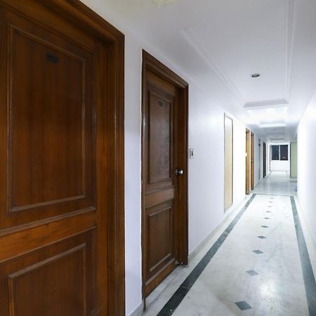 Spot On Hotel Hilltop Vadodara Bagian luar foto